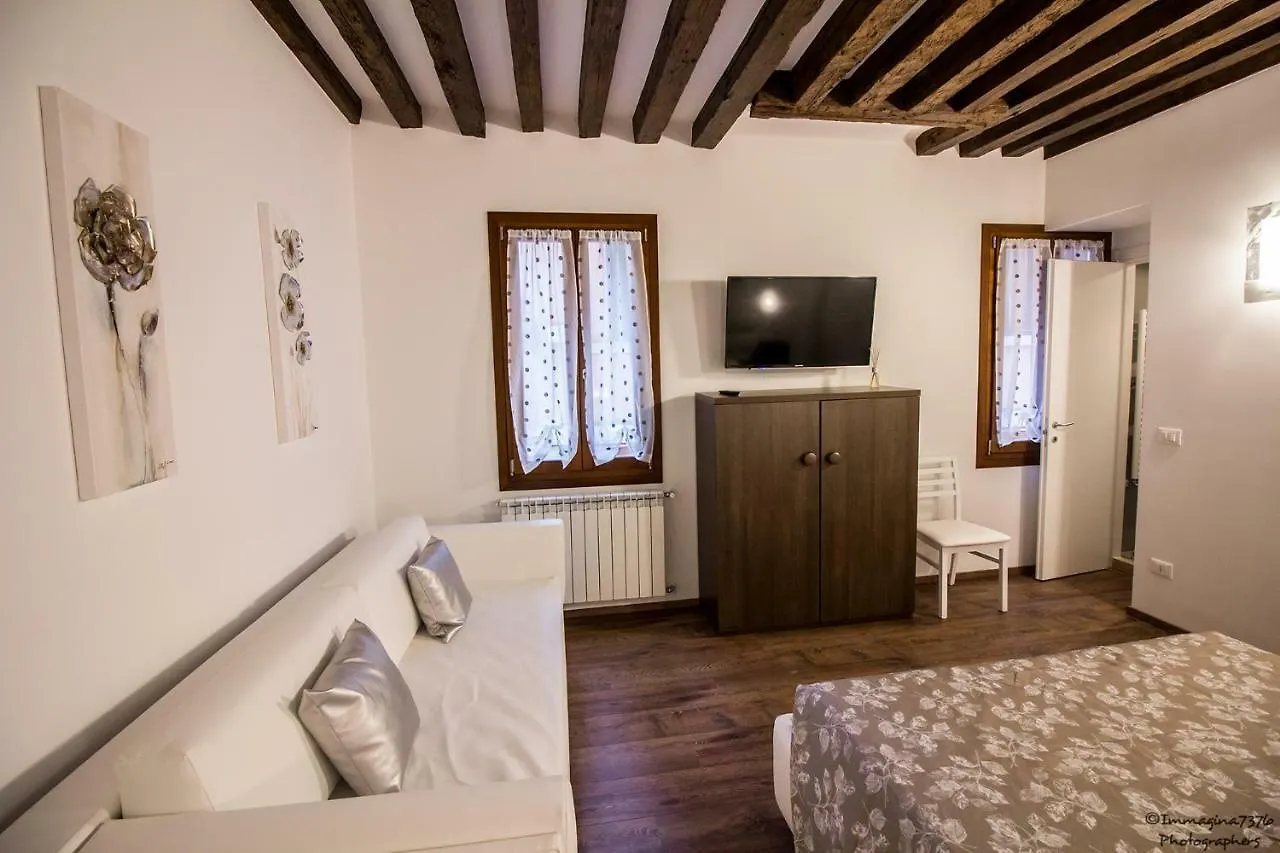 Silver Suite Venise 0*,